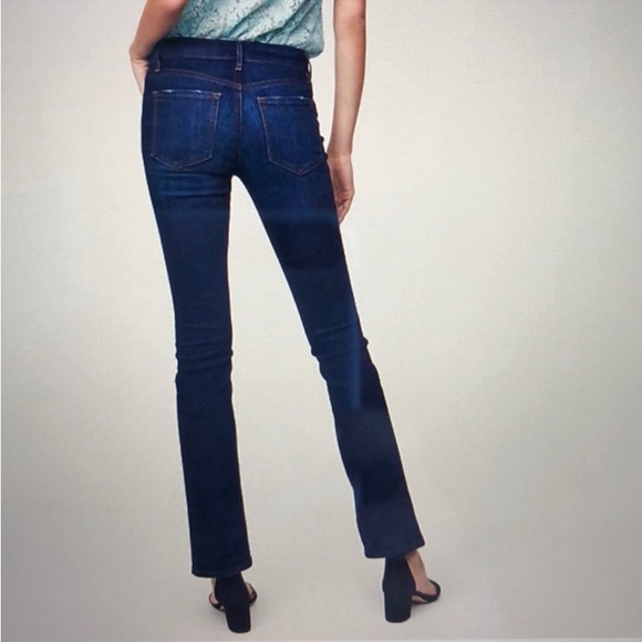 ⭐️ LOFT Modern Bootcut Low Rise Vintage Wash Jeans   Size 4 - Picture 2 of 8